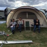 Windschutz und heißer Tee